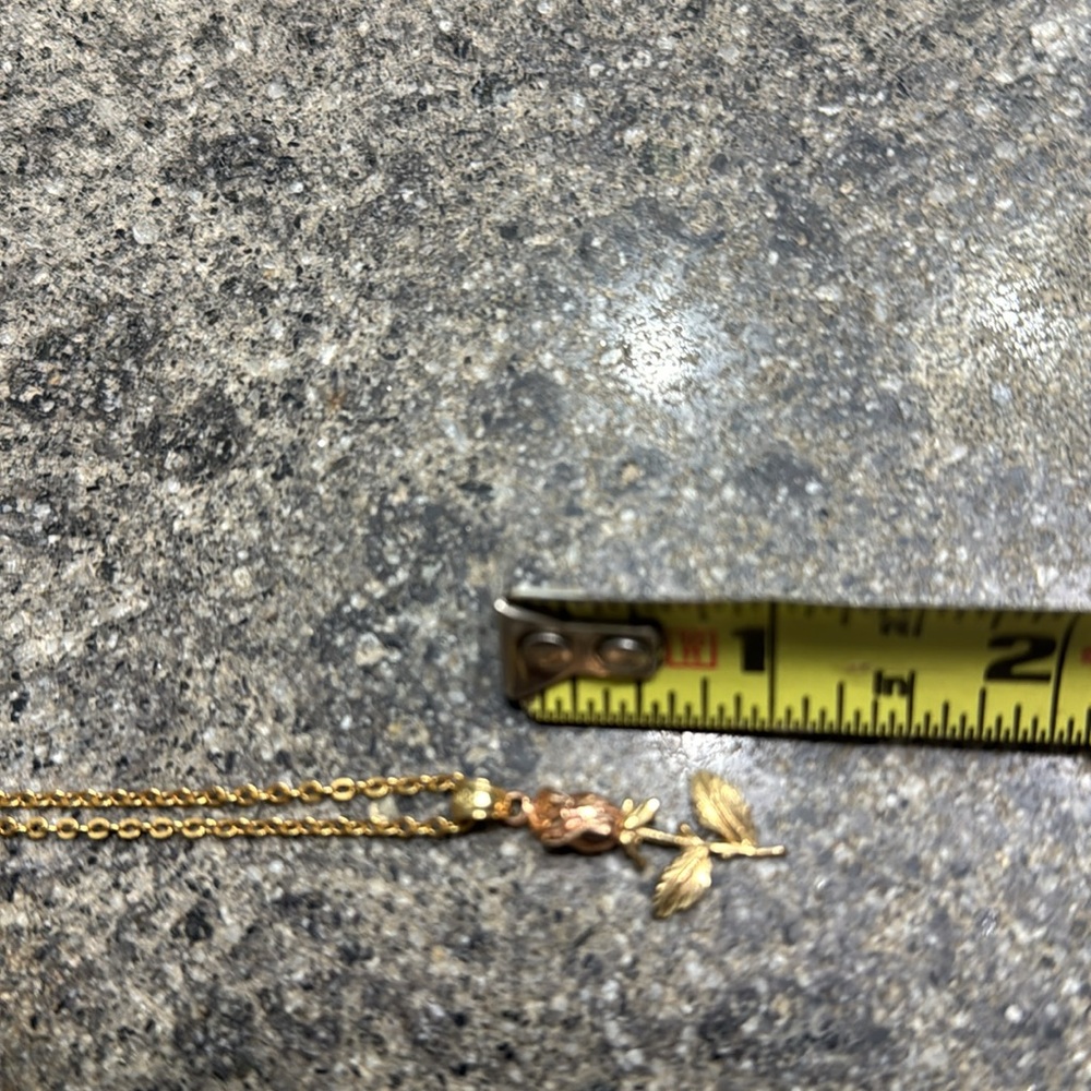 Like New Necklace-Single Rose Detail-2 Toned Yellow Gold/Rose Gold with Chain - Picture 11 of 15